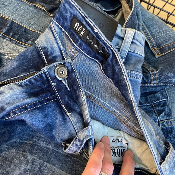 Buckle jeans - Picture 2 of 3